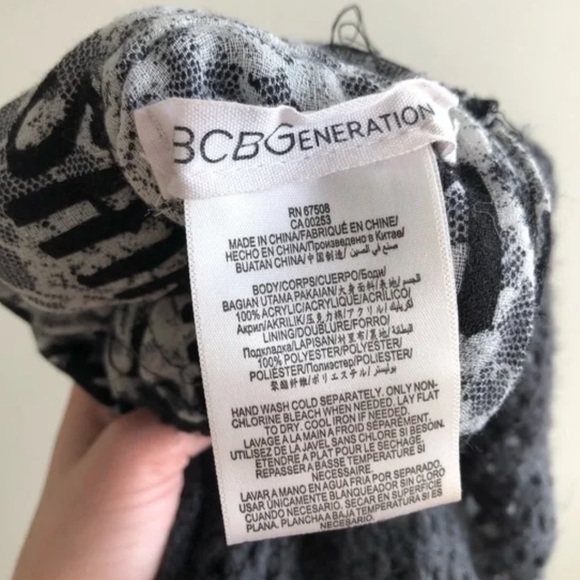 BCBGeneration Knitted Knit Floral Lace Quote Print Cozy Infinity Winter Scarf - Picture 6 of 7